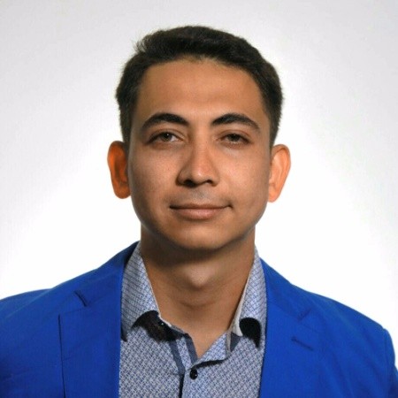 Iskander Karimov - CEO,Co-founder - Shipit ICO